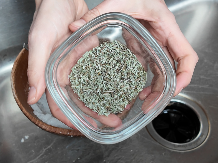 dried lavender leaves