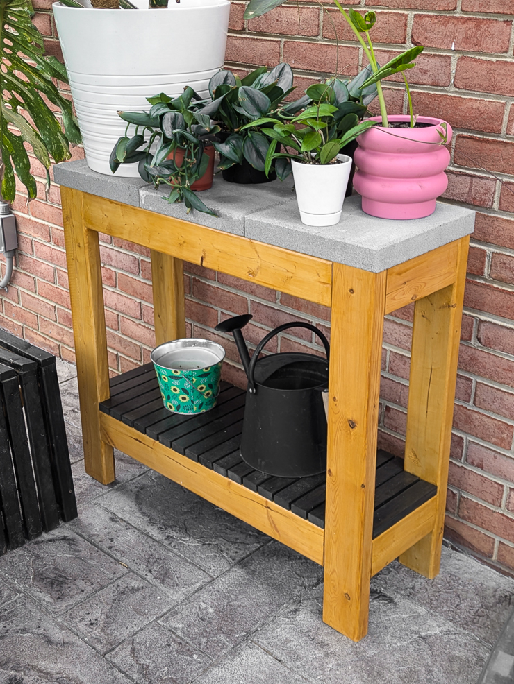 DIY outdoor paver console table